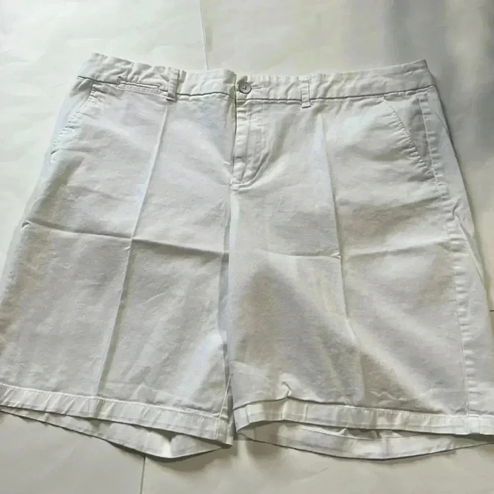 Gap white khaki shorts size 14